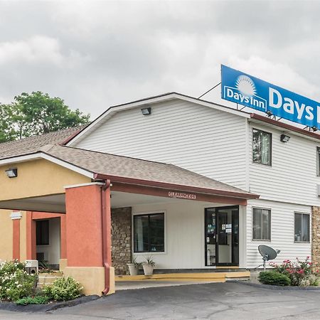 Days Inn By Wyndham บลูมมิงตัน ภายนอก รูปภาพ