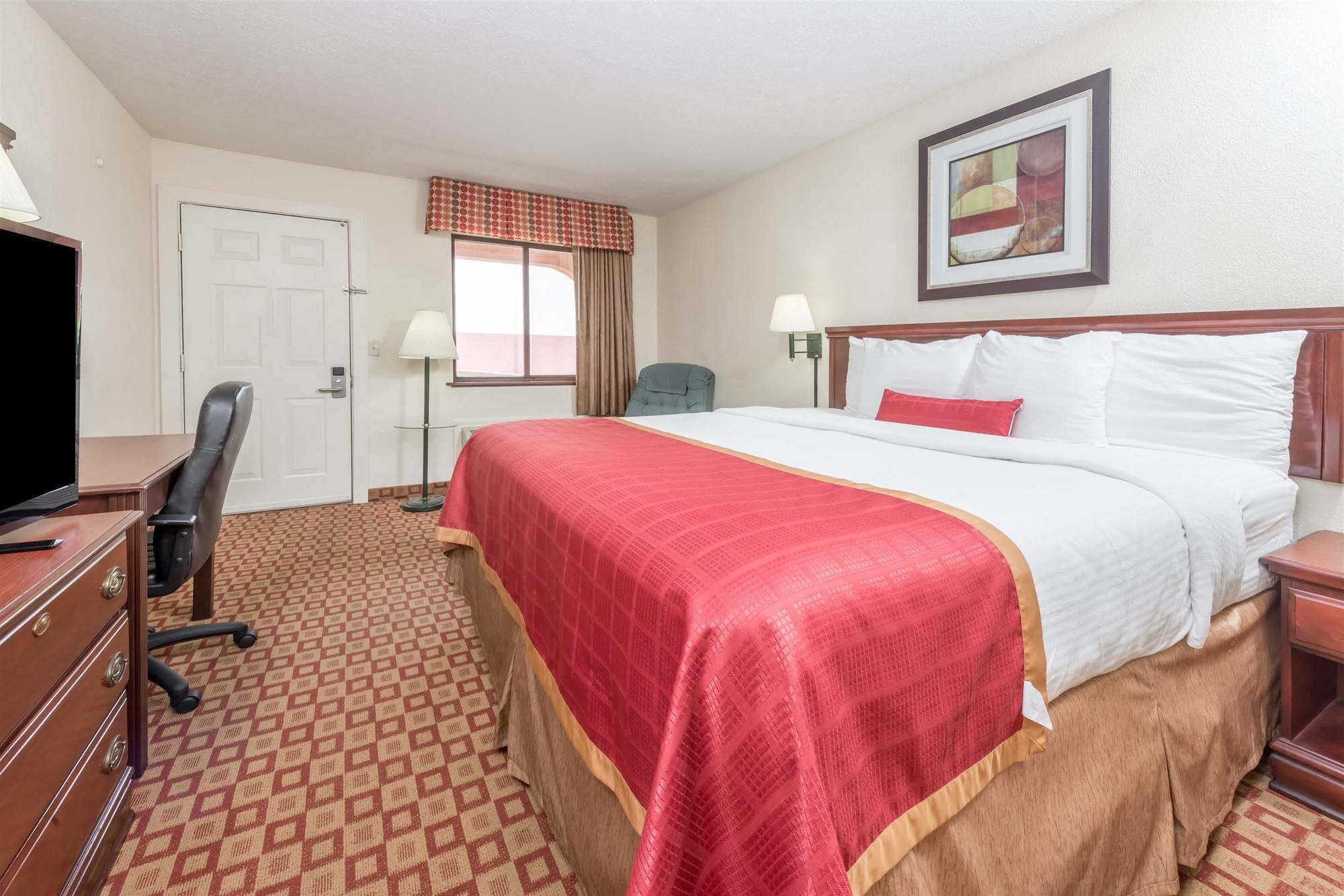 Days Inn By Wyndham บลูมมิงตัน ภายนอก รูปภาพ