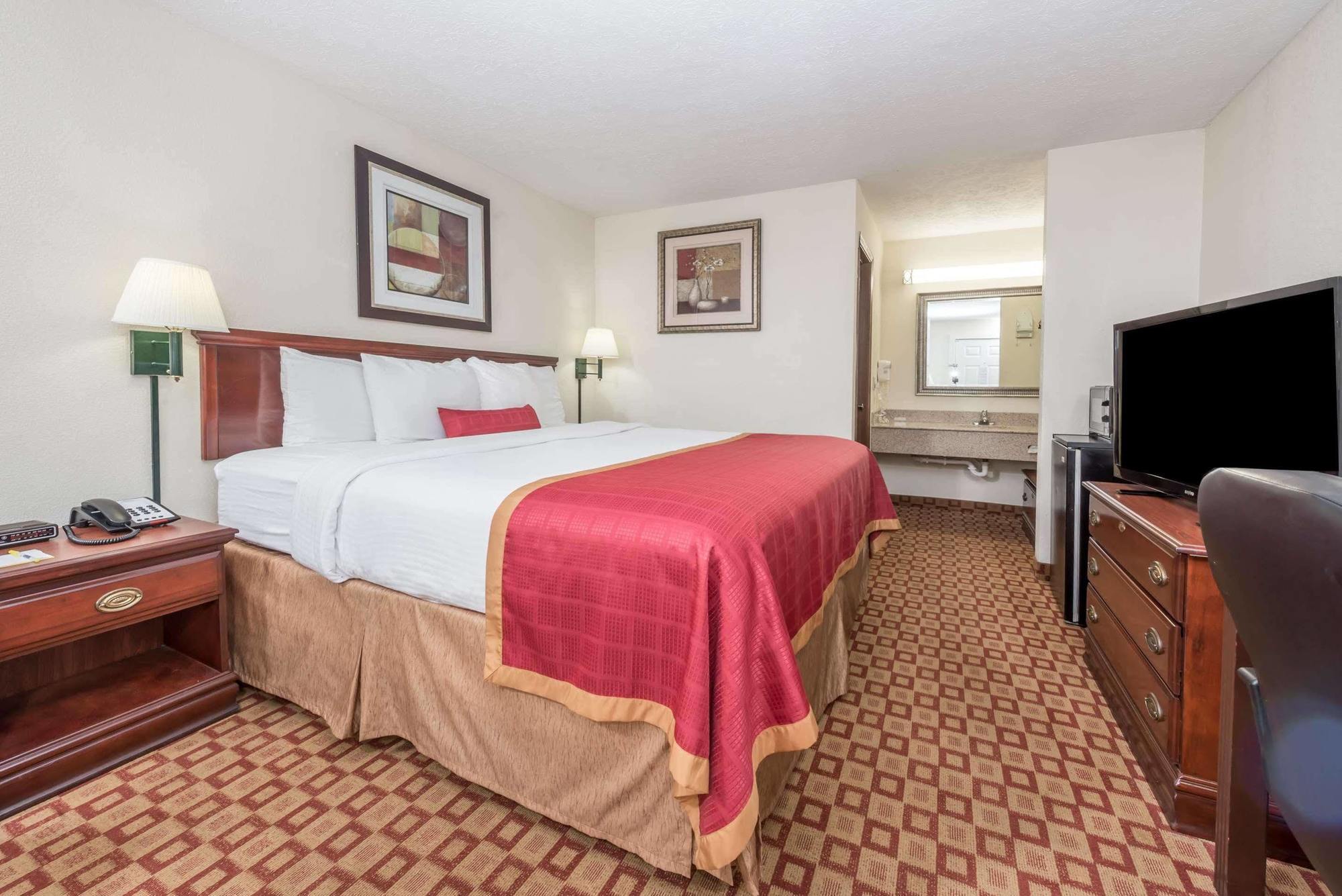 Days Inn By Wyndham บลูมมิงตัน ภายนอก รูปภาพ